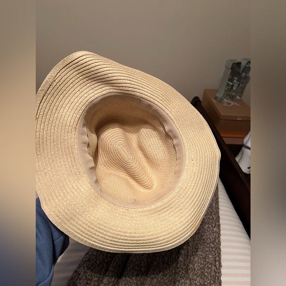 Unisex Fedora Cream Hat with Strap - Picture 3 of 3